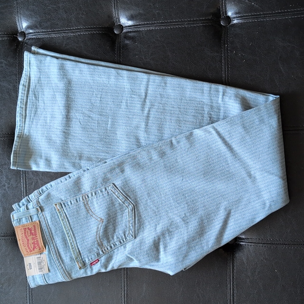 NWT --- Levi's 726 High Rise Flare Women's Jeans - Picture 7 of 8